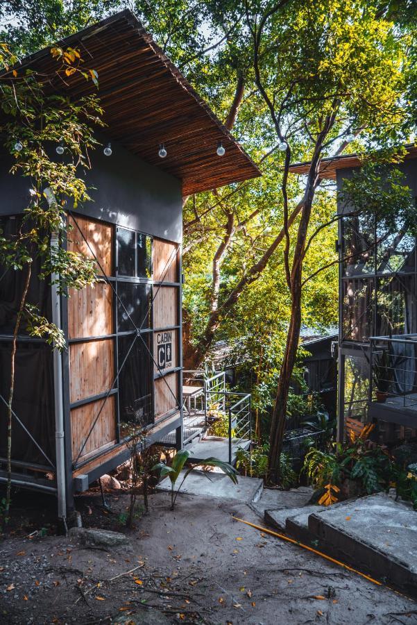 Warehouse Hostel タオ島 エクステリア 写真